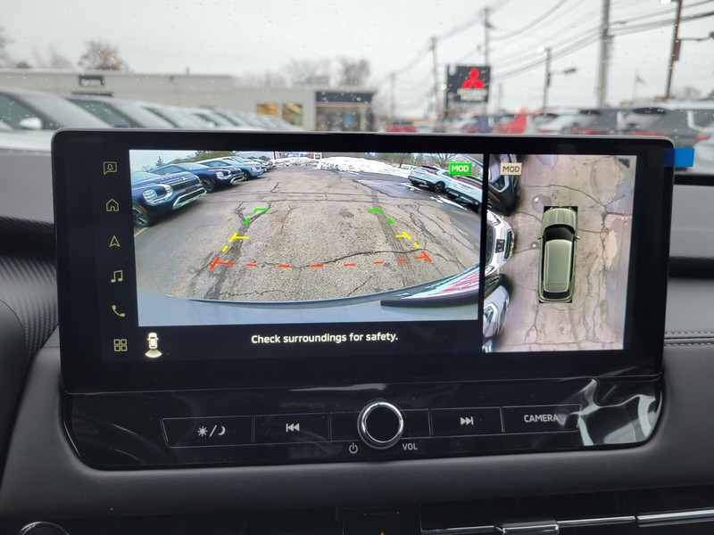 Mitsubishi Outlander Vehicle Full-screen Gallery Image 18