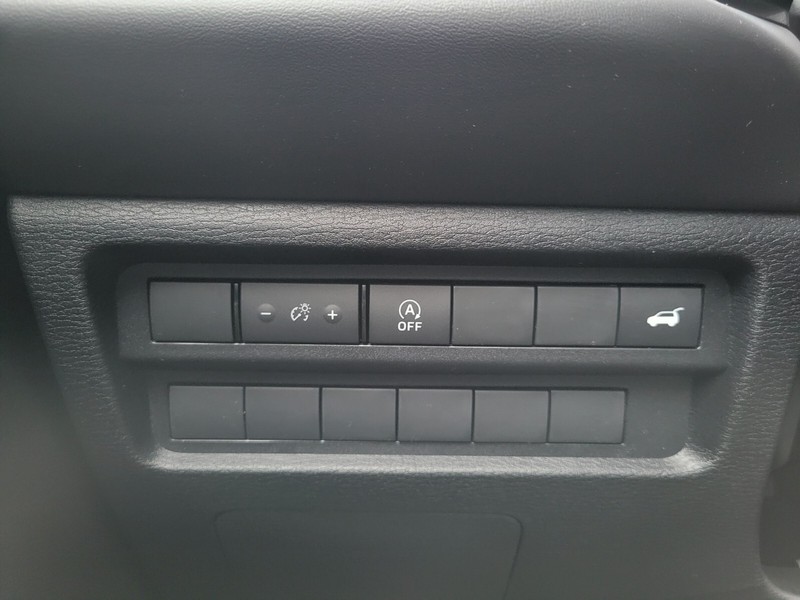 Mitsubishi Outlander Vehicle Full-screen Gallery Image 20