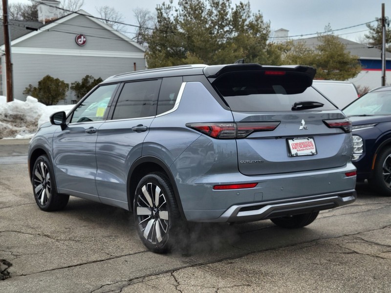 Mitsubishi Outlander Vehicle Full-screen Gallery Image 04