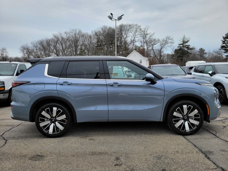 Mitsubishi Outlander Vehicle Full-screen Gallery Image 07