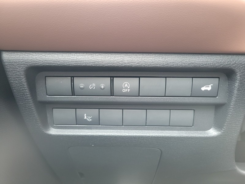 Mitsubishi Outlander Vehicle Full-screen Gallery Image 22