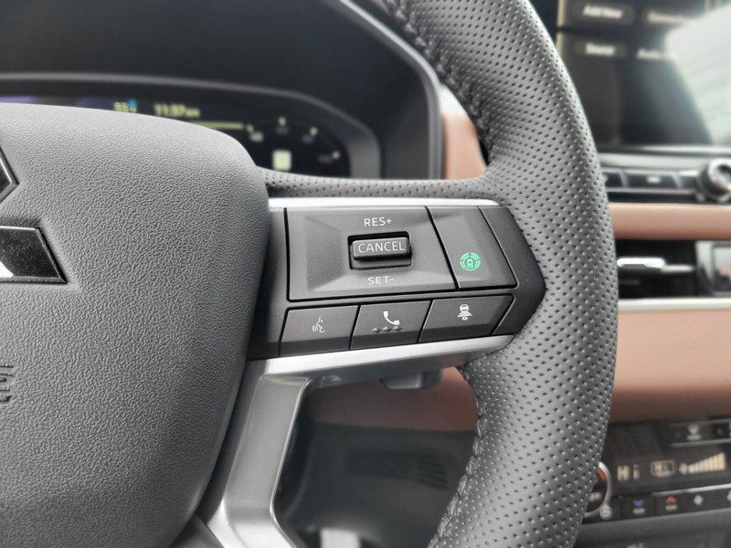 Mitsubishi Outlander Vehicle Full-screen Gallery Image 27