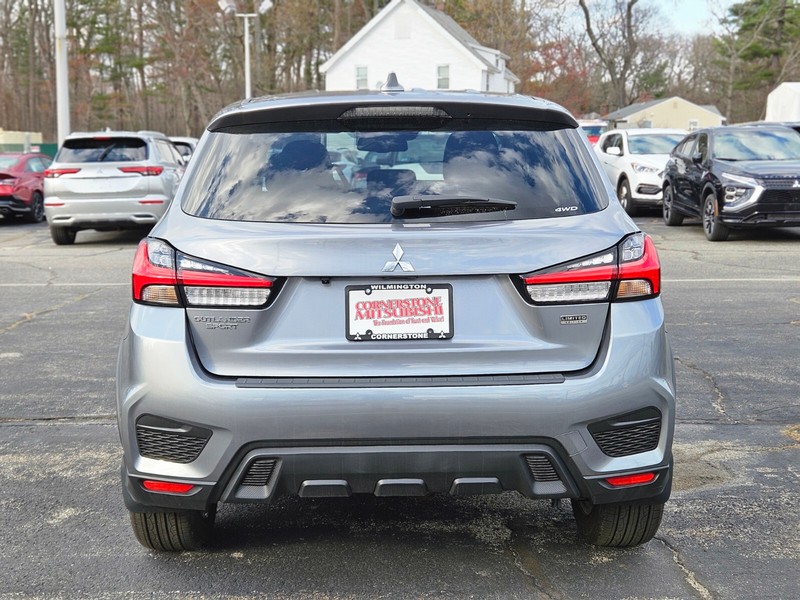 Mitsubishi Outlander Sport Vehicle Full-screen Gallery Image 04