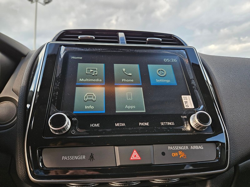 Mitsubishi Outlander Sport Vehicle Full-screen Gallery Image 15