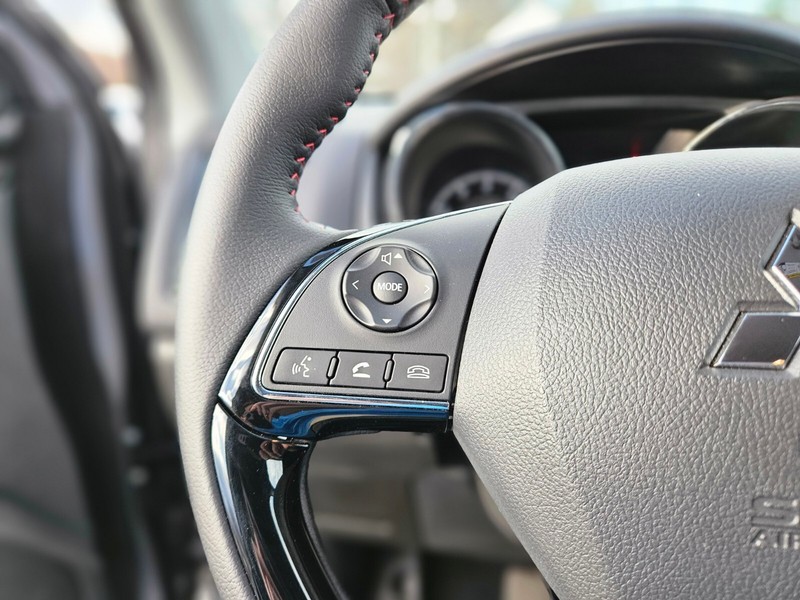 Mitsubishi Outlander Sport Vehicle Full-screen Gallery Image 21