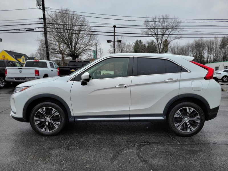 Mitsubishi Eclipse Cross Vehicle Full-screen Gallery Image 02