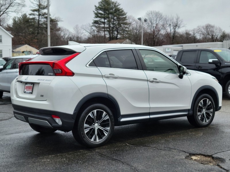 Mitsubishi Eclipse Cross Vehicle Full-screen Gallery Image 05