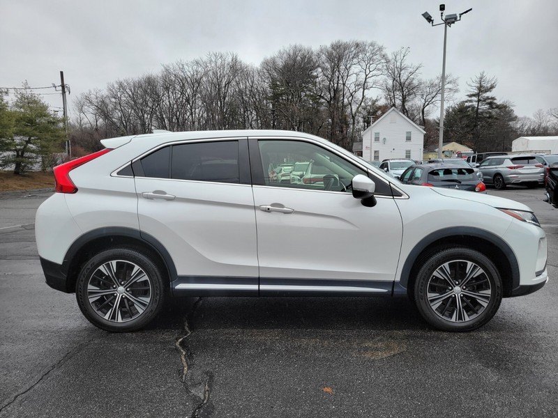 Mitsubishi Eclipse Cross Vehicle Full-screen Gallery Image 06