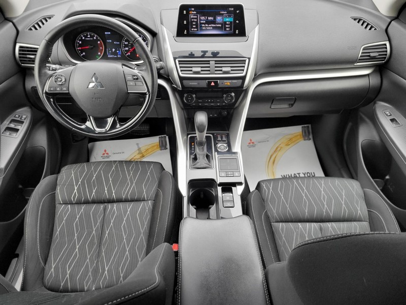 Mitsubishi Eclipse Cross Vehicle Full-screen Gallery Image 10