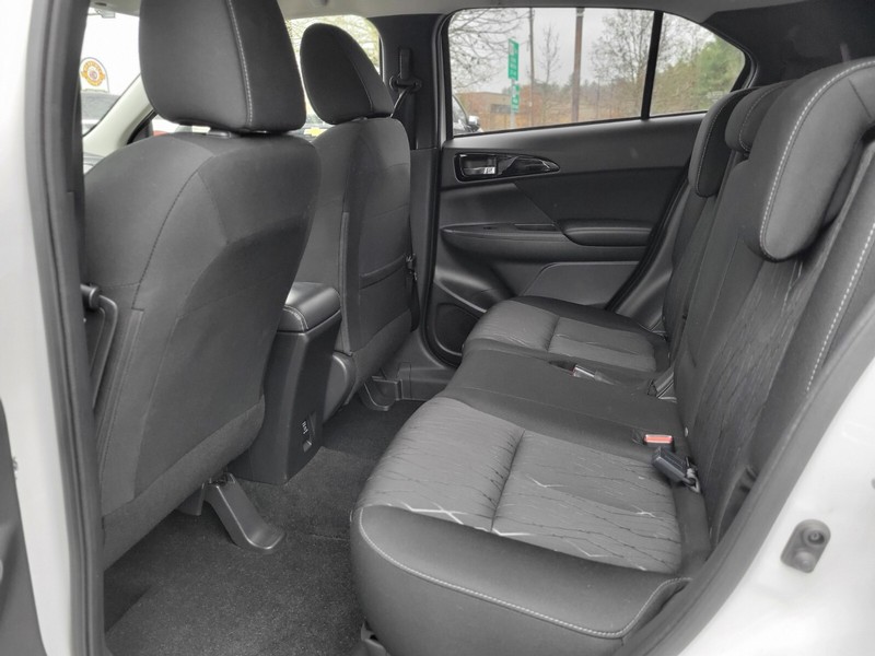 Mitsubishi Eclipse Cross Vehicle Full-screen Gallery Image 14