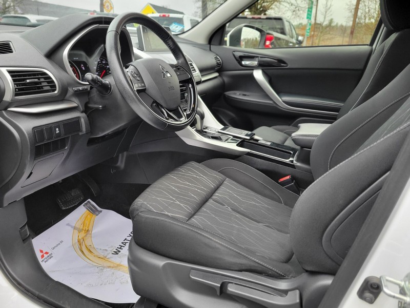 Mitsubishi Eclipse Cross Vehicle Full-screen Gallery Image 16