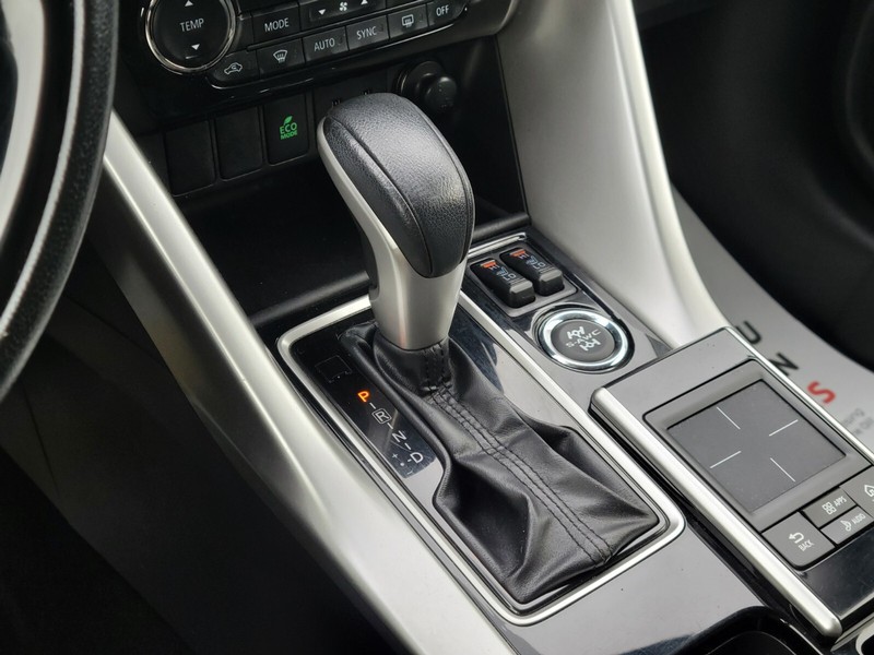 Mitsubishi Eclipse Cross Vehicle Full-screen Gallery Image 21