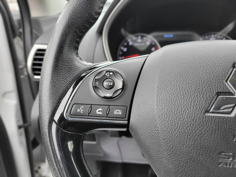 Mitsubishi Eclipse Cross Vehicle Full-screen Gallery Image 23