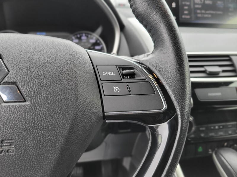 Mitsubishi Eclipse Cross Vehicle Full-screen Gallery Image 24