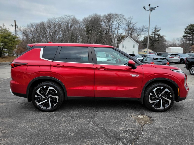 Mitsubishi Outlander PHEV Vehicle Full-screen Gallery Image 06