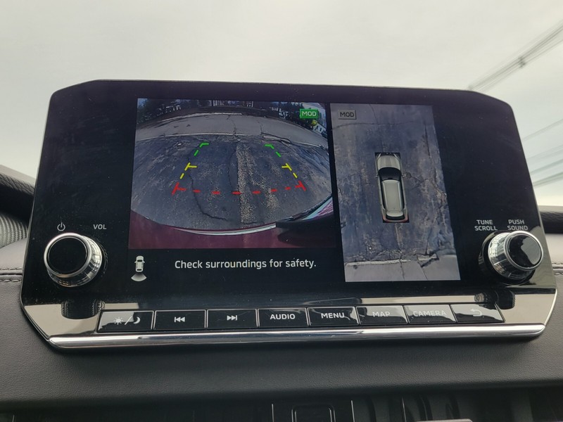 Mitsubishi Outlander PHEV Vehicle Full-screen Gallery Image 21