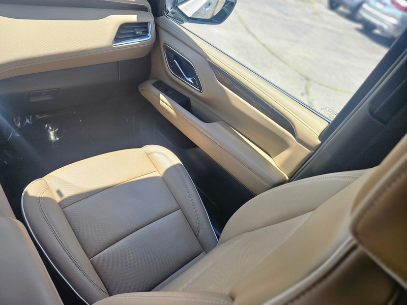 Chevrolet Tahoe Vehicle Full-screen Gallery Image 12