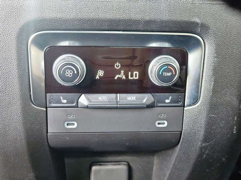 Chevrolet Tahoe Vehicle Full-screen Gallery Image 13
