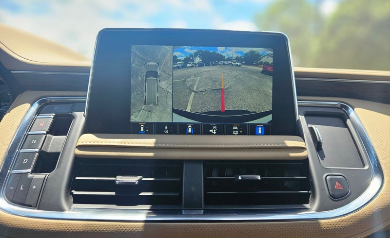 Chevrolet Tahoe Vehicle Full-screen Gallery Image 20