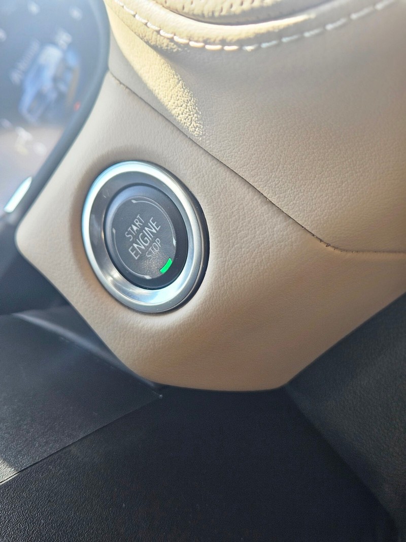 Chevrolet Tahoe Vehicle Full-screen Gallery Image 23