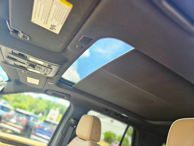 Chevrolet Tahoe Vehicle Full-screen Gallery Image 30