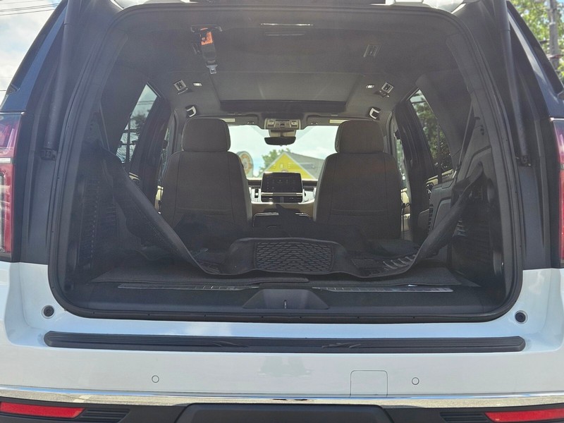 Chevrolet Tahoe Vehicle Full-screen Gallery Image 31