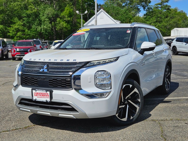 2023 Mitsubishi Outlander Plug-in Hybrid SEL S-AWC's photo