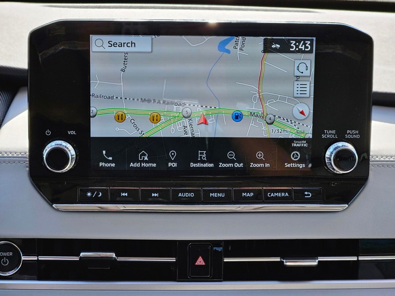 Mitsubishi Outlander PHEV Vehicle Full-screen Gallery Image 21