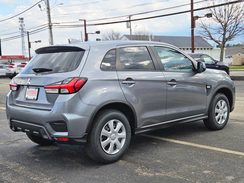 Mitsubishi Outlander Sport Vehicle Full-screen Gallery Image 05