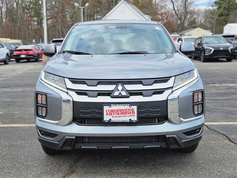 Mitsubishi Outlander Sport Vehicle Full-screen Gallery Image 08