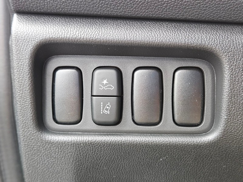 Mitsubishi Outlander Sport Vehicle Full-screen Gallery Image 20