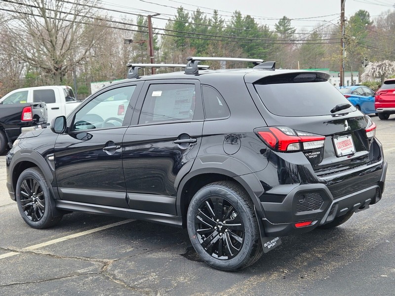 Mitsubishi Outlander Sport Vehicle Full-screen Gallery Image 03
