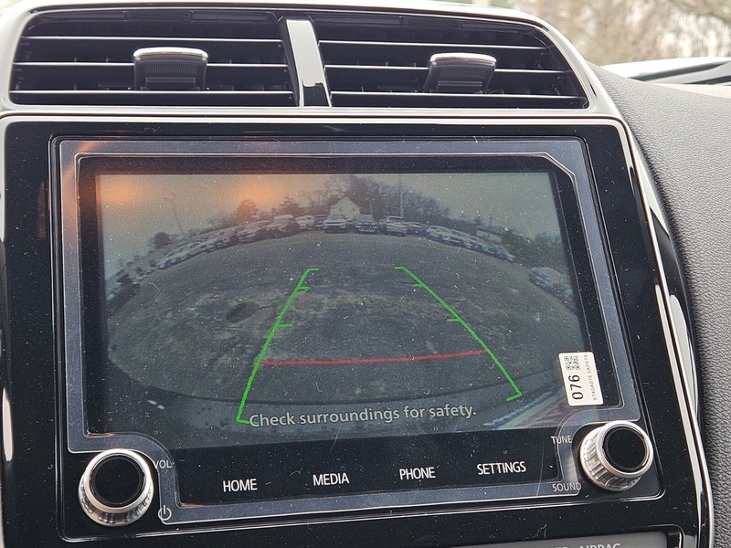 Mitsubishi Outlander Sport Vehicle Full-screen Gallery Image 19