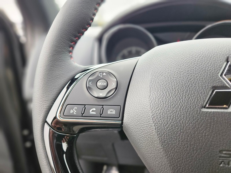 Mitsubishi Outlander Sport Vehicle Full-screen Gallery Image 24