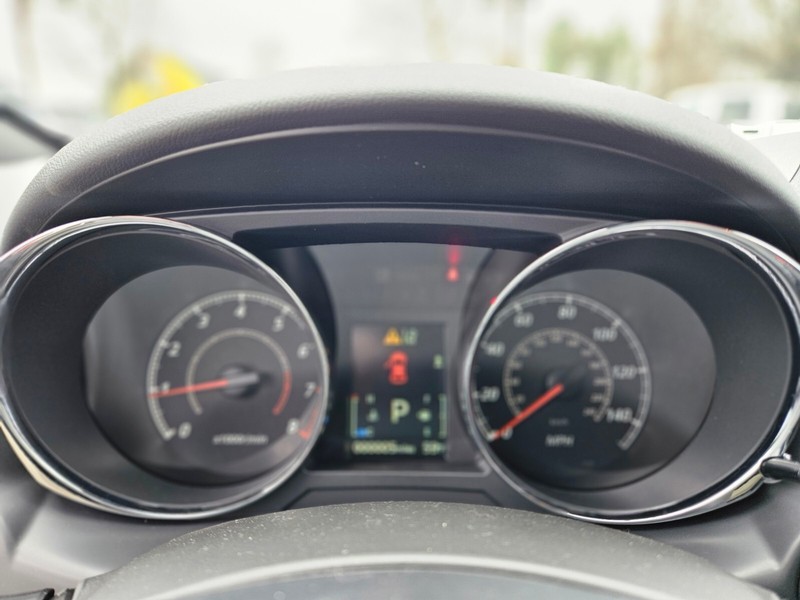 Mitsubishi Outlander Sport Vehicle Full-screen Gallery Image 26