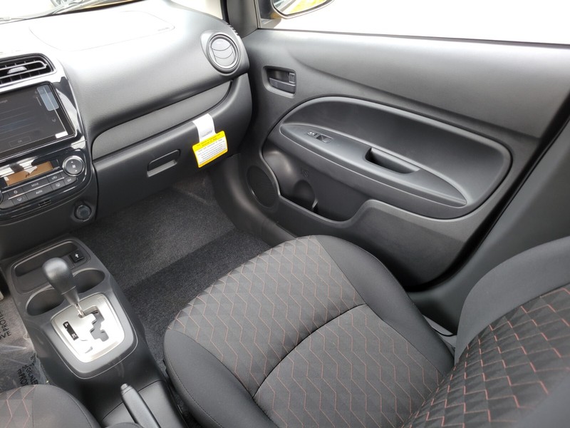 Mitsubishi Mirage Vehicle Full-screen Gallery Image 15