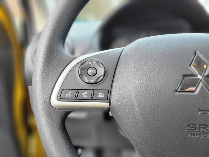 Mitsubishi Mirage Vehicle Full-screen Gallery Image 25