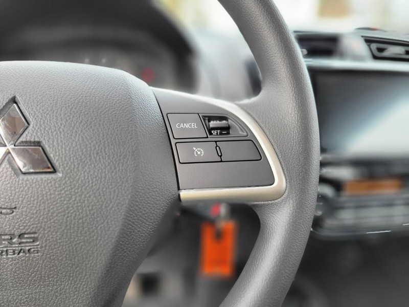 Mitsubishi Mirage Vehicle Full-screen Gallery Image 26