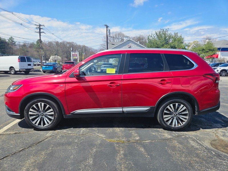 Mitsubishi Outlander Vehicle Full-screen Gallery Image 02