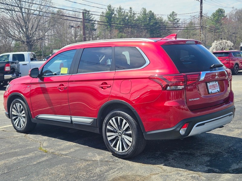 Mitsubishi Outlander Vehicle Full-screen Gallery Image 03