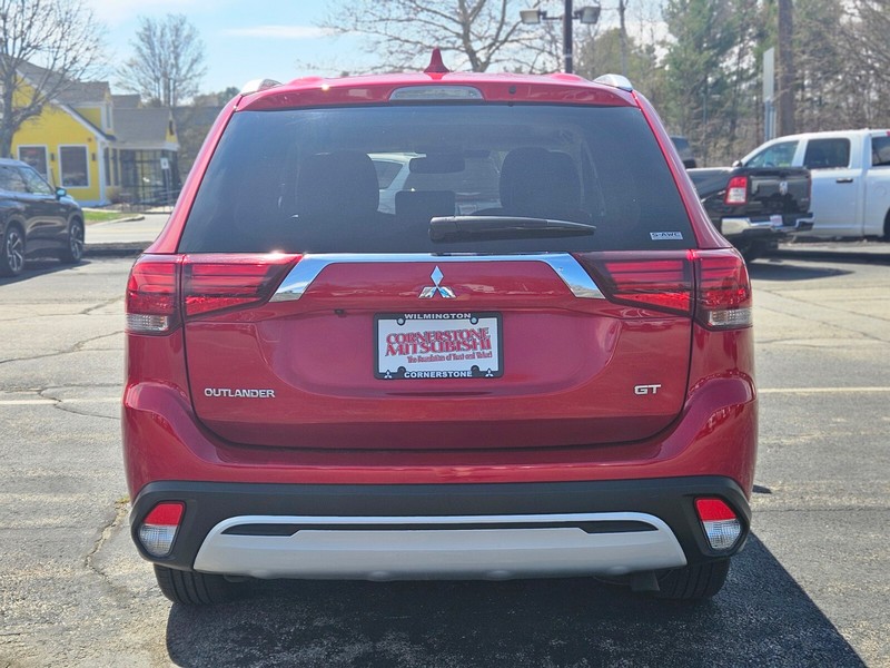 Mitsubishi Outlander Vehicle Full-screen Gallery Image 04