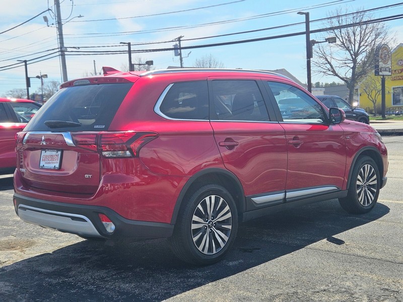 Mitsubishi Outlander Vehicle Full-screen Gallery Image 05
