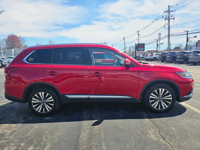 Mitsubishi Outlander Vehicle Full-screen Gallery Image 06