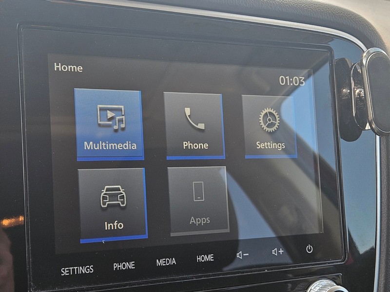 Mitsubishi Outlander Vehicle Full-screen Gallery Image 19