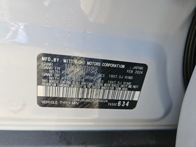 Mitsubishi Outlander Vehicle Full-screen Gallery Image 28