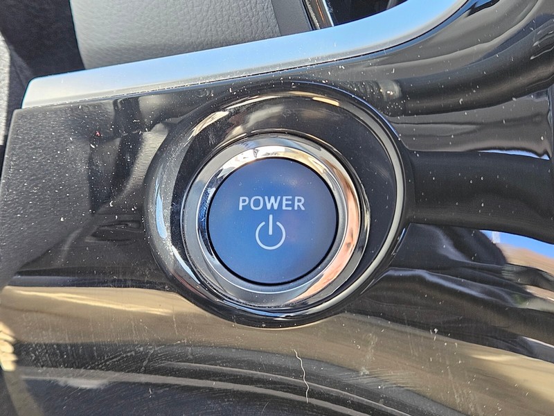 Toyota Prius Prime Vehicle Full-screen Gallery Image 21