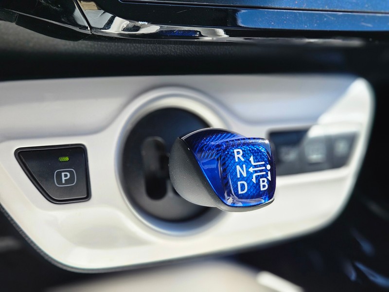 Toyota Prius Prime Vehicle Full-screen Gallery Image 22