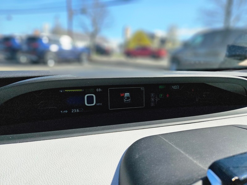 Toyota Prius Prime Vehicle Full-screen Gallery Image 26