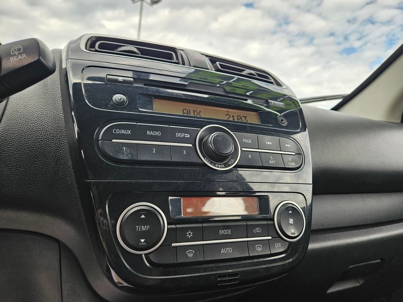 Mitsubishi Mirage Vehicle Full-screen Gallery Image 18