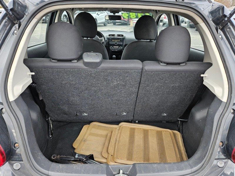 Mitsubishi Mirage Vehicle Full-screen Gallery Image 25